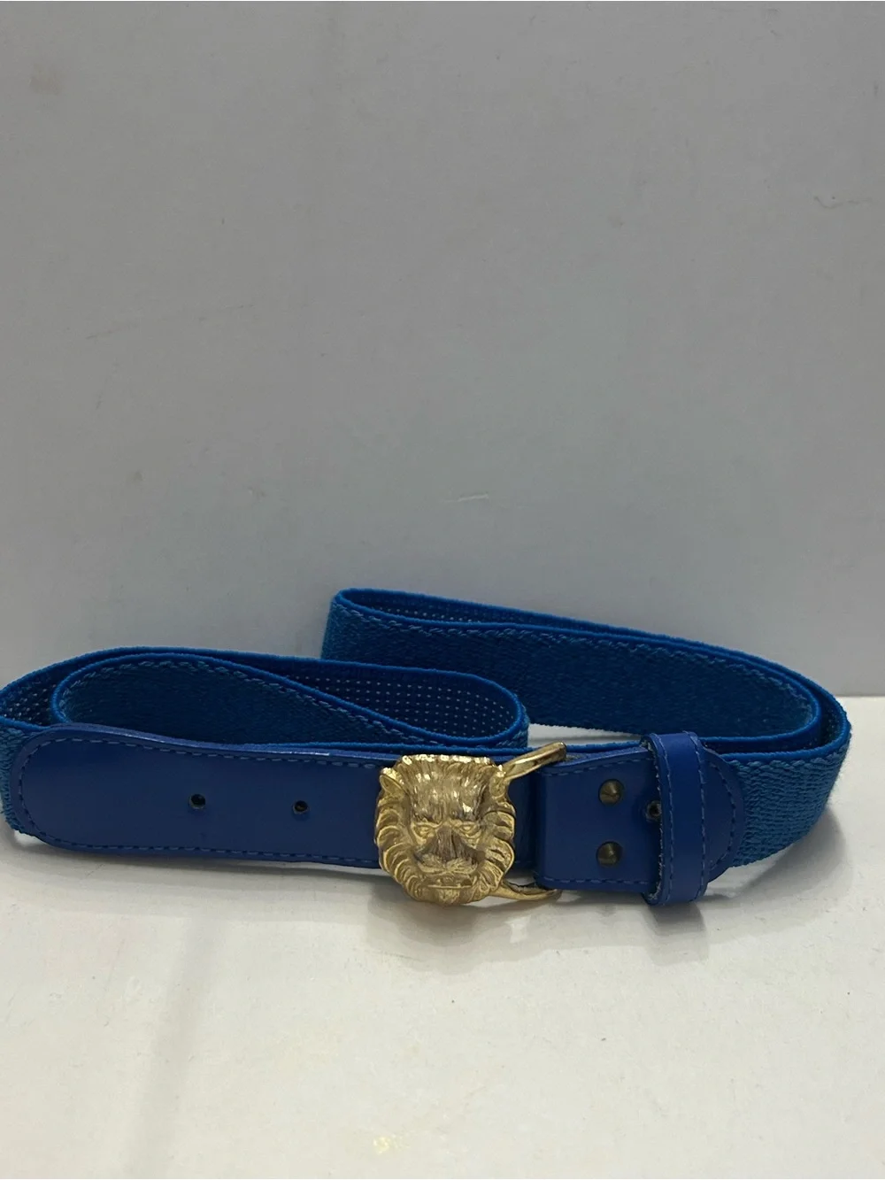 Vintage ANNE KLEIN for Calderon Blue Stretch Leather Belt Gold Lion Buckle 8491
